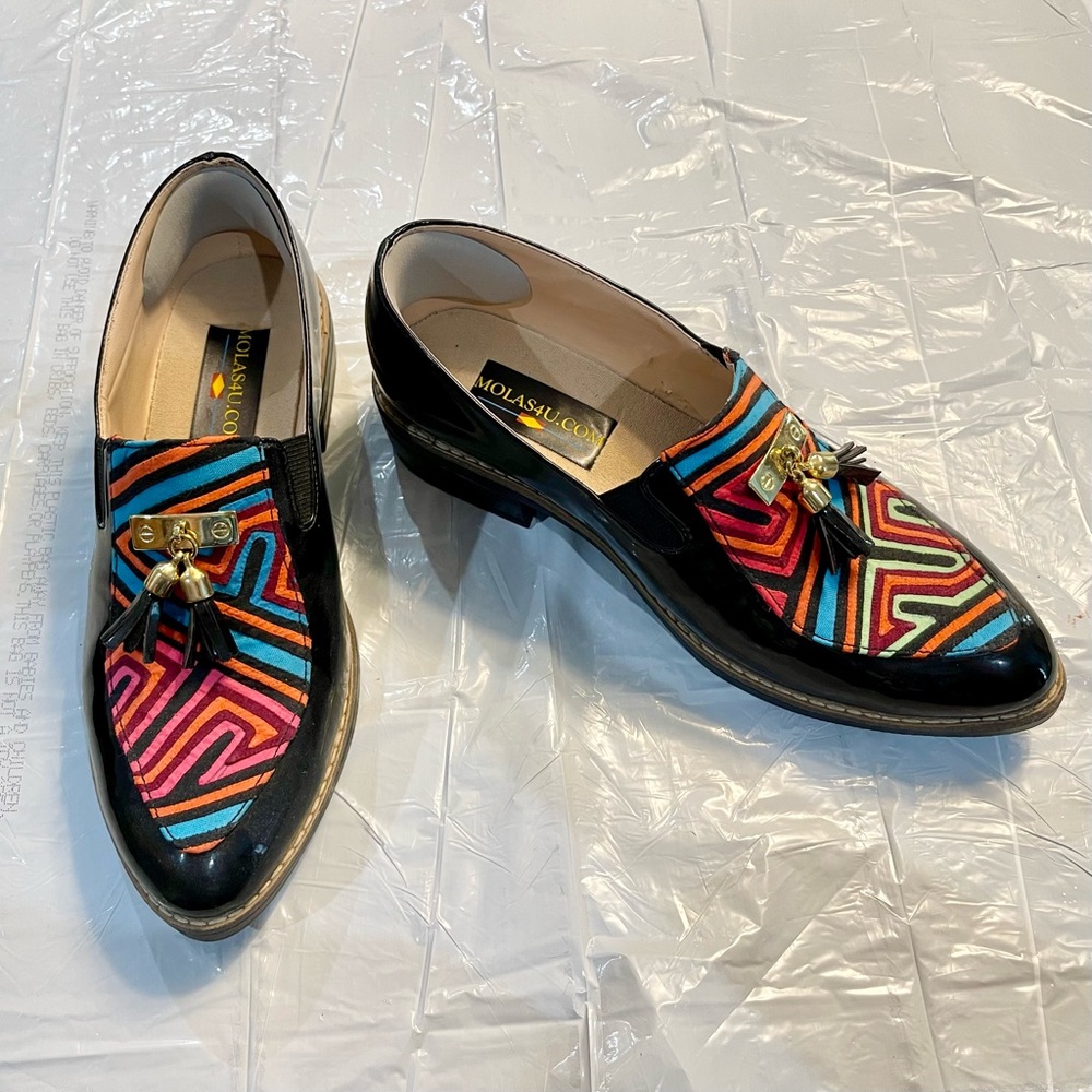 Fun, funky, unique custom Oxford / loafers shoes. Size 9 Wide.  Black patent.